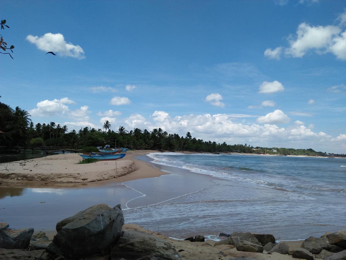 Parei Beach Inn Тангалла Экстерьер фото