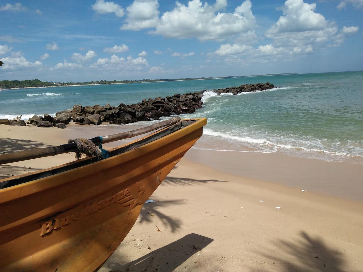Parei Beach Inn Тангалла Экстерьер фото