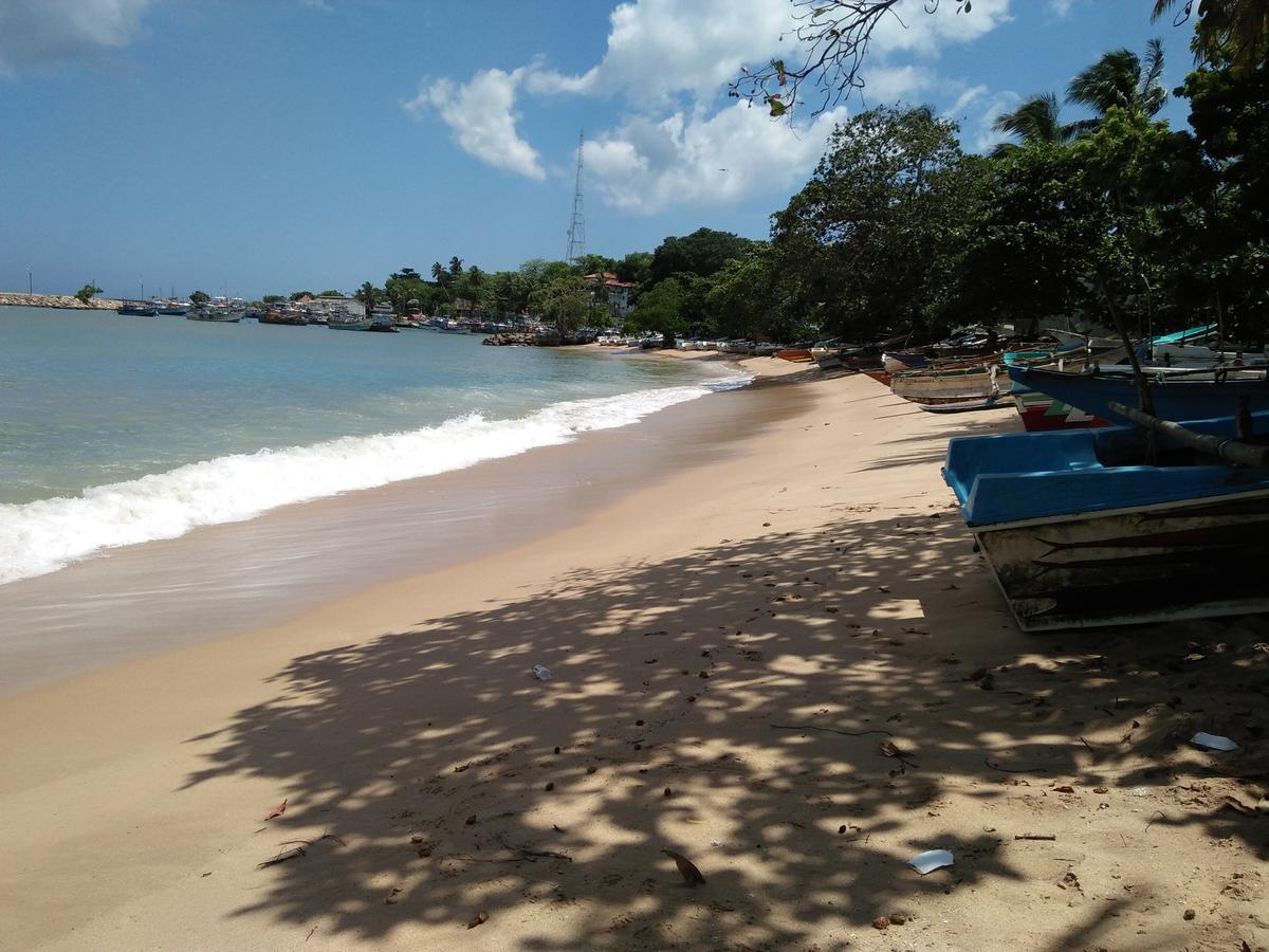Parei Beach Inn Тангалла Экстерьер фото