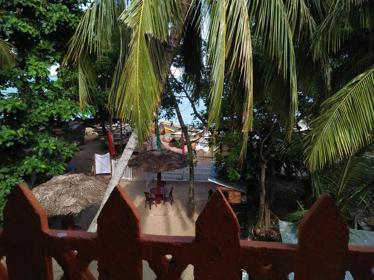 Parei Beach Inn Тангалла Экстерьер фото